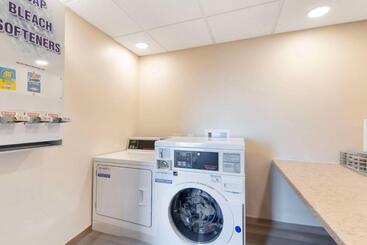 هتل Best Western Glenview   Chicagoland Inn And Suites