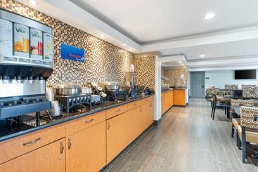 هتل Best Western Glenview   Chicagoland Inn And Suites