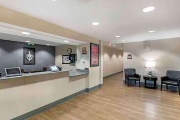هتل Extended Stay America Suites  Kansas City  Airport