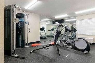 هتل Extended Stay America Suites  Kansas City  Airport