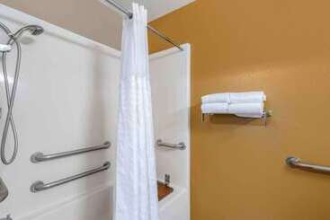هتل Extended Stay America Suites  St. Petersburg  Clearwater  Executive Dr