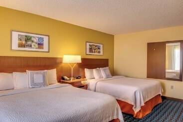 هتل Fairfield Inn By Marriott Las Cruces