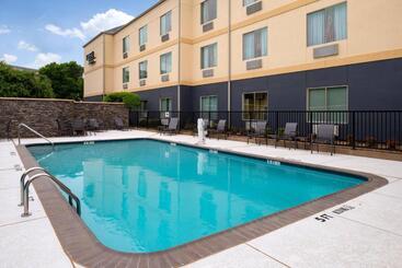هتل Fairfield Inn Arlington Near Six Flags