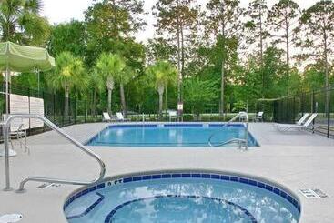 هتل Fairfield Inn Suites Brunswick