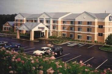 هتل Fairfield Inn & Suites Butler