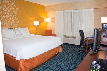 هتل Fairfield Inn & Suites Butler