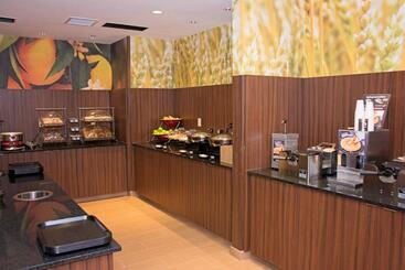 هتل Fairfield Inn & Suites Butler