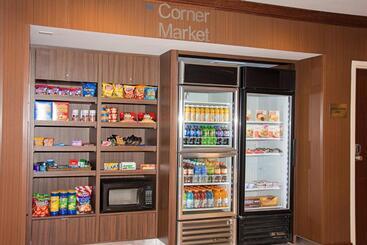 هتل Fairfield Inn & Suites Butler