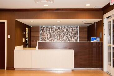 هتل Fairfield Inn & Suites Butler