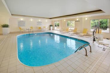 هتل Fairfield Inn & Suites Indianapolis Airport