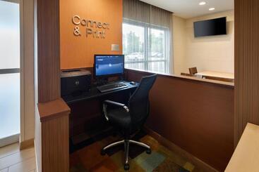 هتل Fairfield Inn & Suites Indianapolis Airport