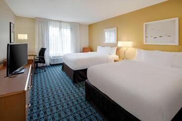 هتل Fairfield Inn & Suites Indianapolis Airport