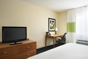 هتل Fairfield Inn & Suites By Marriott Champaign