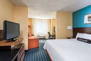 هتل Fairfield Inn & Suites Grand Rapids