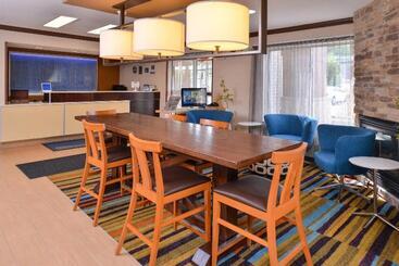 هتل Fairfield Inn & Suites By Marriott Helena