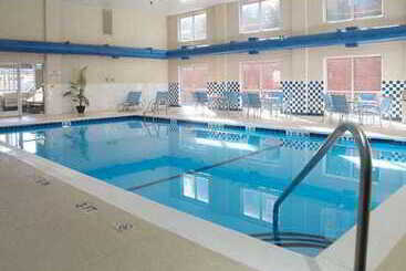 هتل Fairfield Inn & Suites By Marriott Hickory