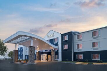 هتل Fairfield Inn & Suites Kansas City Airport