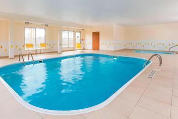 هتل Fairfield Inn & Suites Lincoln