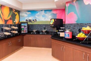 هتل Fairfield Inn & Suites Lincoln