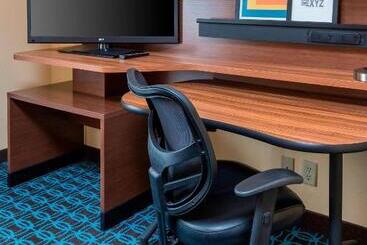 هتل Fairfield Inn & Suites Lincoln