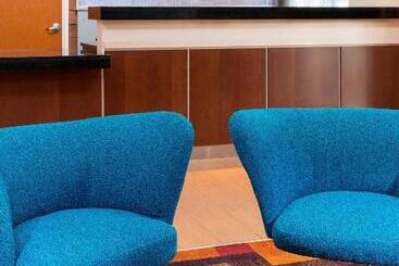 هتل Fairfield Inn & Suites Lincoln