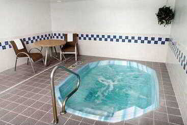 هتل Fairfield Inn & Suites Longview