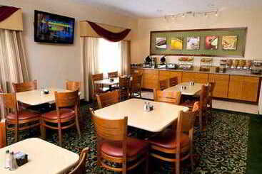 هتل Fairfield Inn & Suites Longview