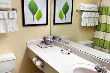 هتل Fairfield Inn & Suites Longview