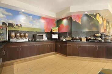 هتل Fairfield Inn & Suites Longview