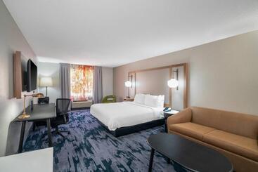 هتل Fairfield Inn & Suites Memphis I240 & Perkins