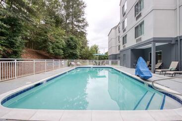 هتل Fairfield Inn & Suites Raleigh Crabtree Valley