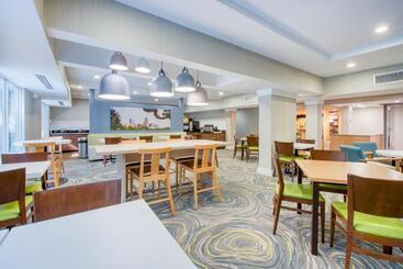 هتل Fairfield Inn & Suites Raleigh Crabtree Valley