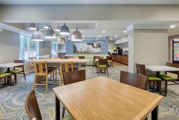 هتل Fairfield Inn & Suites Raleigh Crabtree Valley