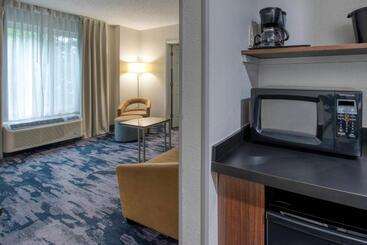 هتل Fairfield Inn & Suites Raleigh Crabtree Valley