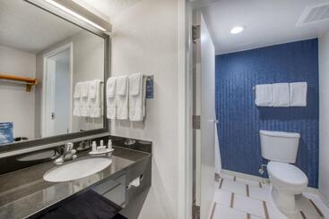 هتل Fairfield Inn & Suites Raleigh Crabtree Valley