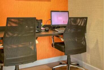 هتل Fairfield Inn & Suites Raleigh Crabtree Valley