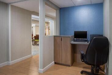 هتل Fairfield Inn & Suites Raleigh Crabtree Valley