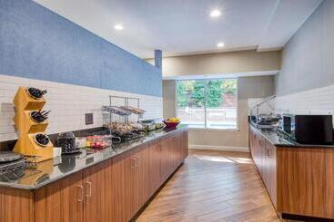 هتل Fairfield Inn & Suites Raleigh Crabtree Valley