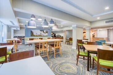 هتل Fairfield Inn & Suites Raleigh Crabtree Valley