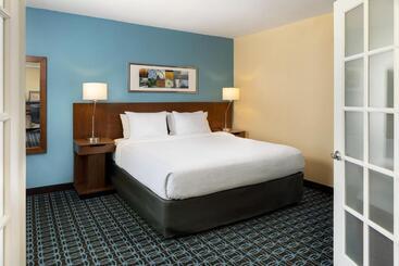 هتل Fairfield Inn & Suites Raleigh Durham Airport Research Triangle Park