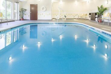 هتل Fairfield Inn & Suites Sioux Falls