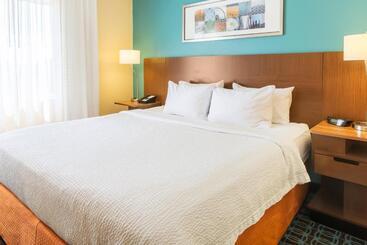 هتل Fairfield Inn & Suites Sioux Falls