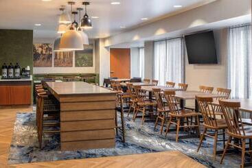 هتل Fairfield Inn Spokane Downtown