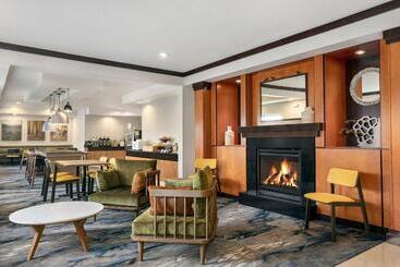 هتل Fairfield Inn & Suites Stillwater
