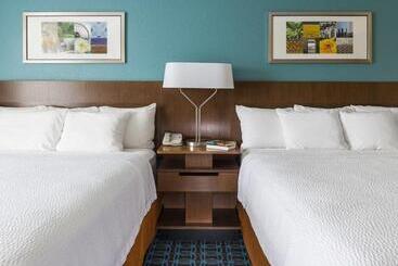 هتل Fairfield Inn & Suites Stillwater