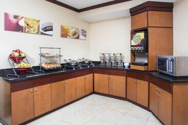 هتل Fairfield Inn & Suites Stillwater