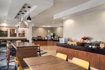 هتل Fairfield Inn & Suites Stillwater
