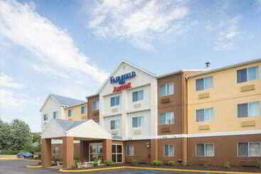 هتل Fairfield Inn & Suites By Marriott Terre Haute