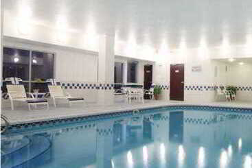 هتل Fairfield Inn By Marriott Warren Niles