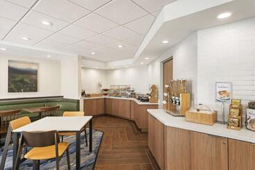 هتل Fairfield Inn By Marriott Warren Niles